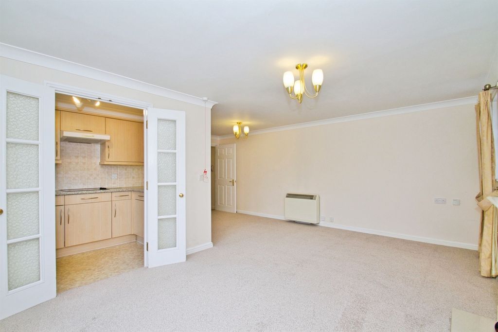 Property photo 2 of 13