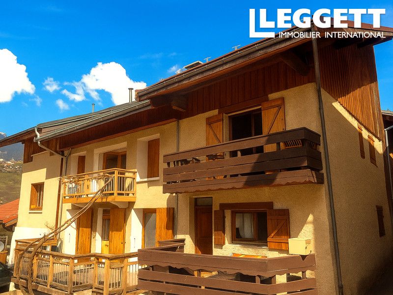 Property photo 2 of 10