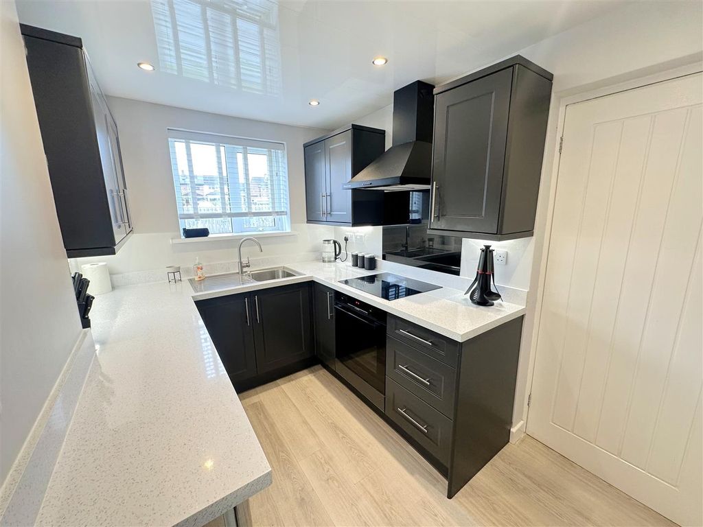 Property photo 2 of 26 Kitchen