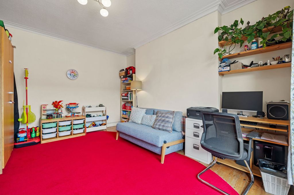 Property photo 3 of 25