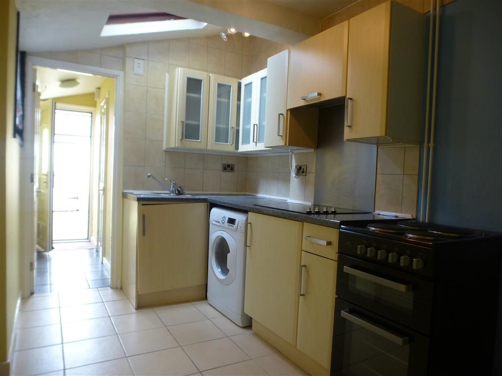 Property photo 2 of 5 Kitchen