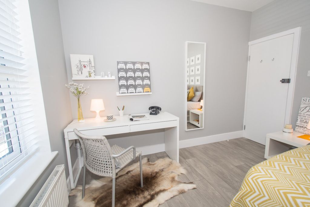 Property photo 3 of 12 3986332