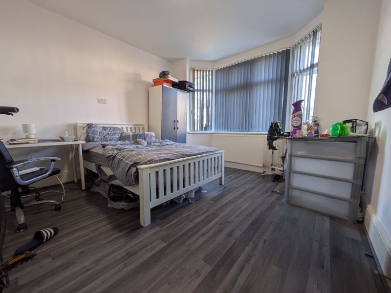 Property photo 1 of 14 Photo 5