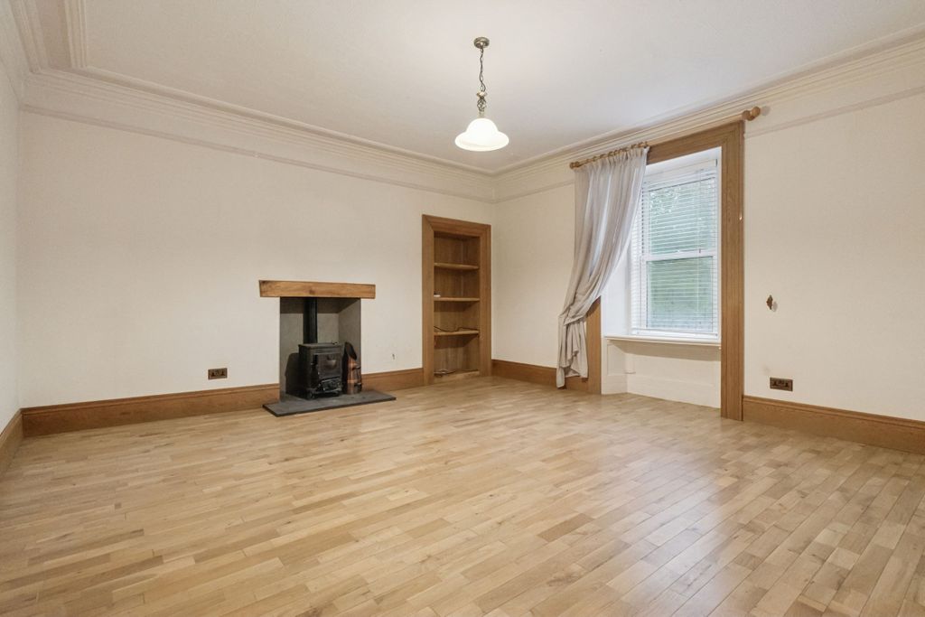 Property photo 3 of 39