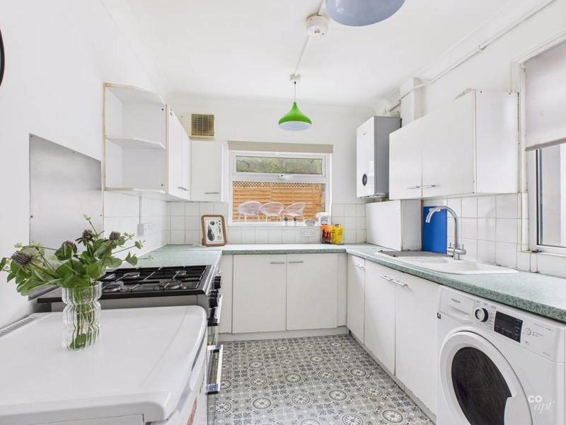 Property photo 3 of 8 Kitchen