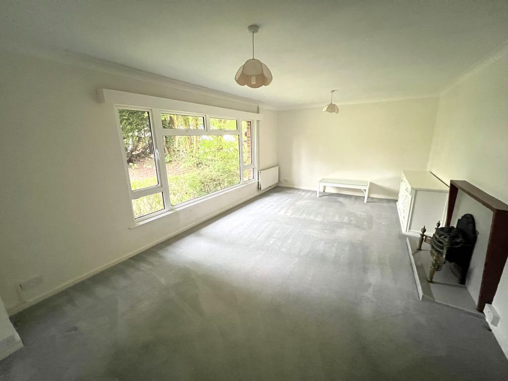 Property photo 2 of 14 Living Room