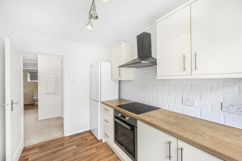 Property photo 3 of 17 Kingsmead Lodge-61.Jpg