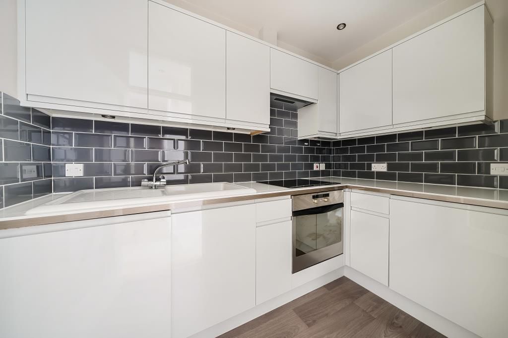 Property photo 2 of 11 Kitchen