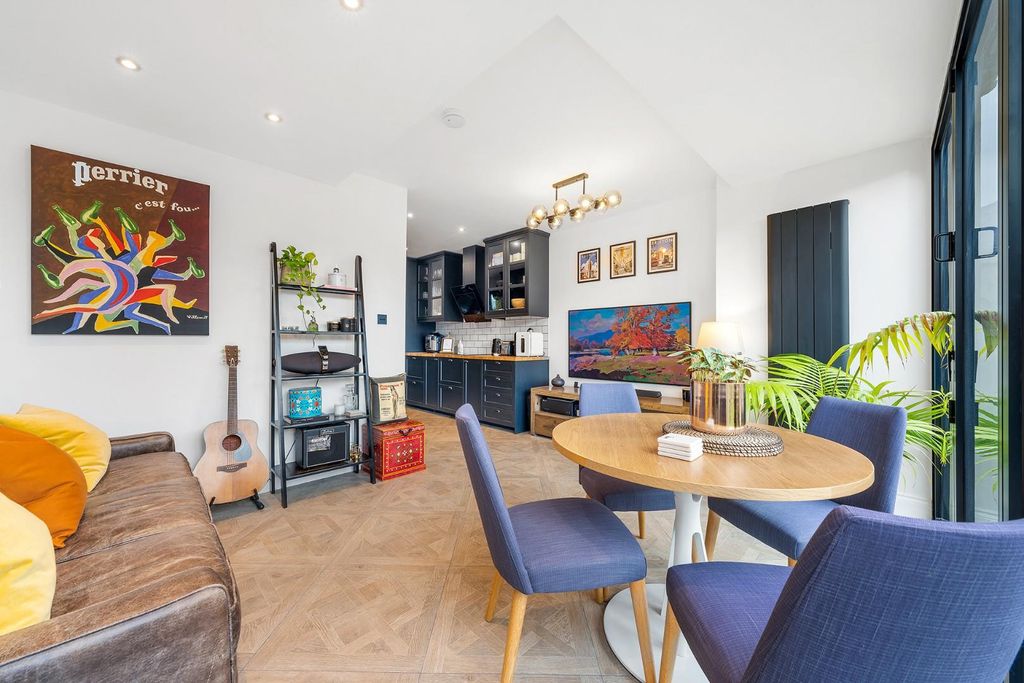 Property photo 2 of 20 Open-Plan Reception (2).Jpg