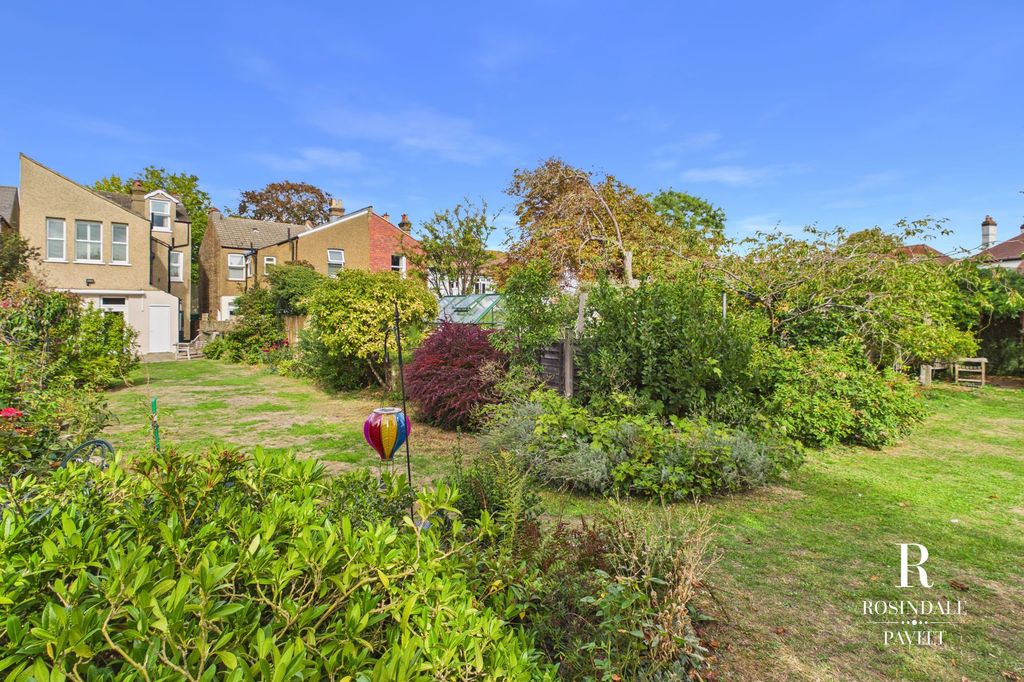 Property photo 2 of 32