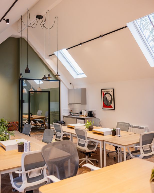 Property photo 3 of 8 Office Share