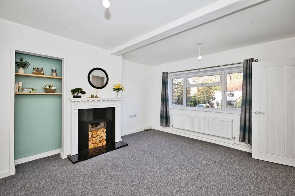 Property photo 2 of 17 Photo