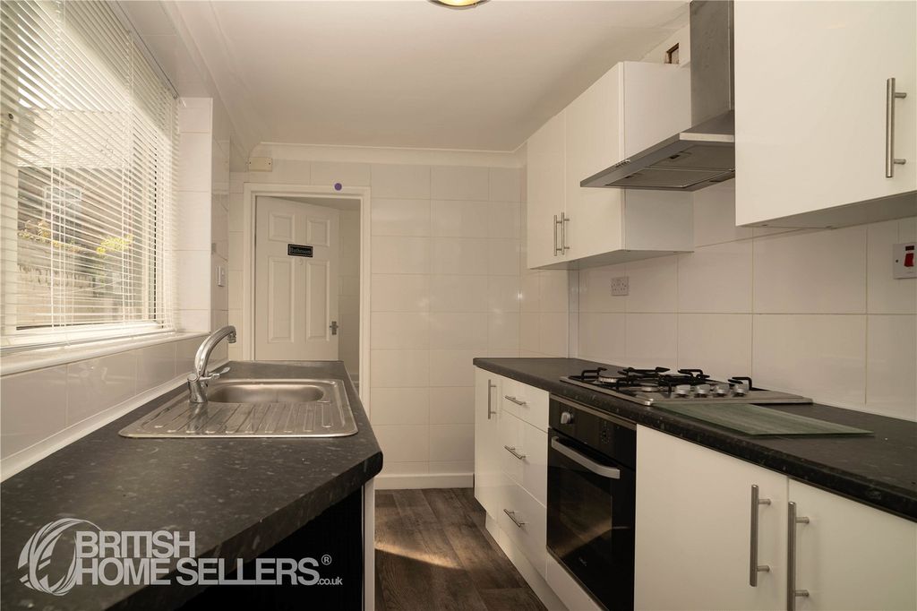 Property photo 2 of 14 Picture No. 04