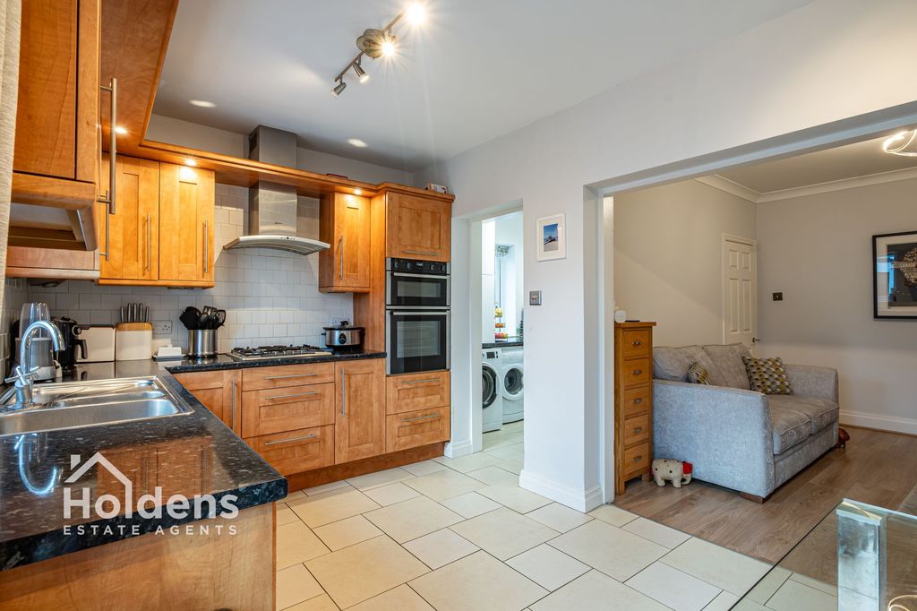 Property photo 3 of 20