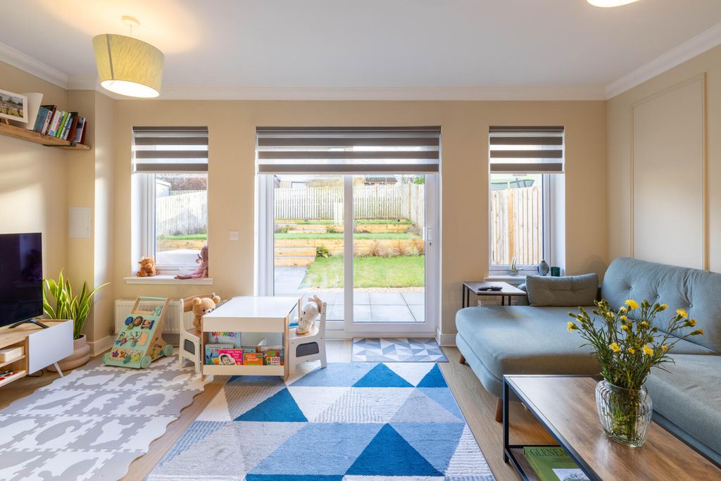 Property photo 3 of 20 Living Room