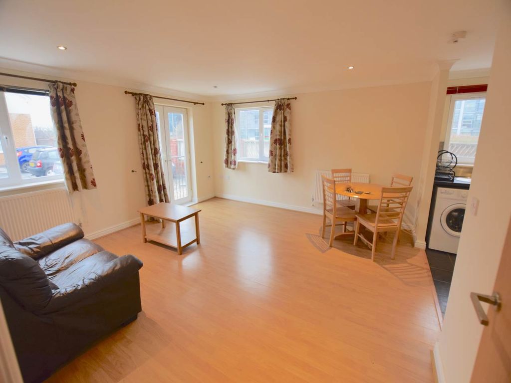 Property photo 3 of 11 Livingarea