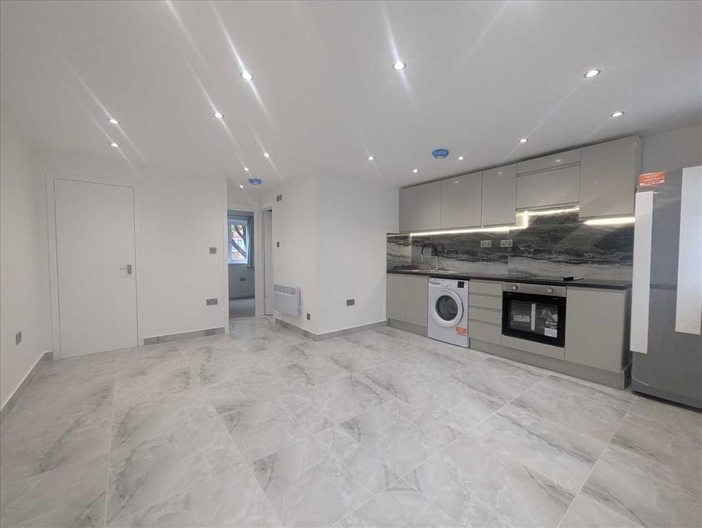 Property photo 1 of 5 Main Picture