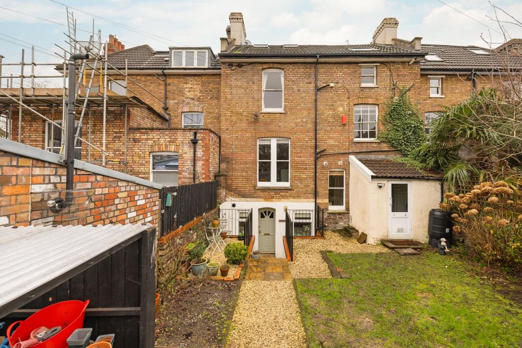 Property photo 2 of 21 Char9288.Jpg