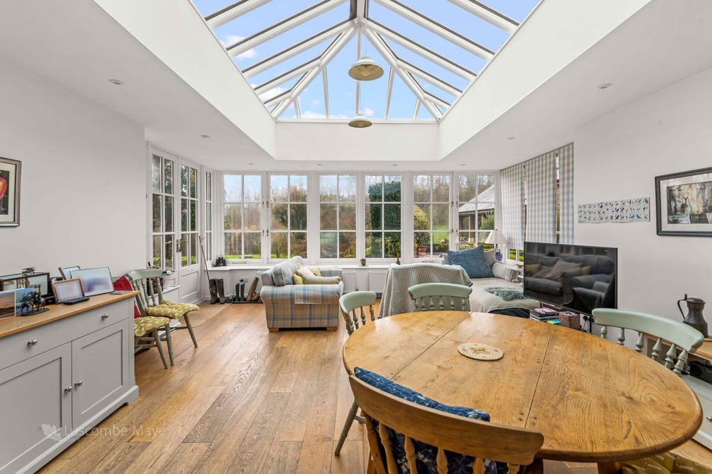 Property photo 2 of 50