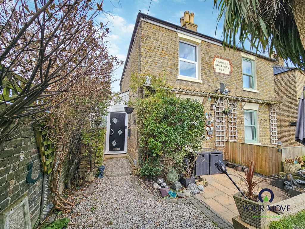 Property photo 1 of 15 External