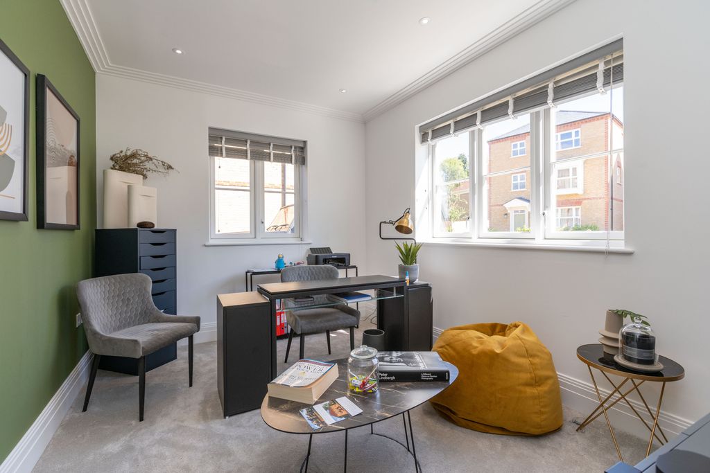 Property photo 3 of 24