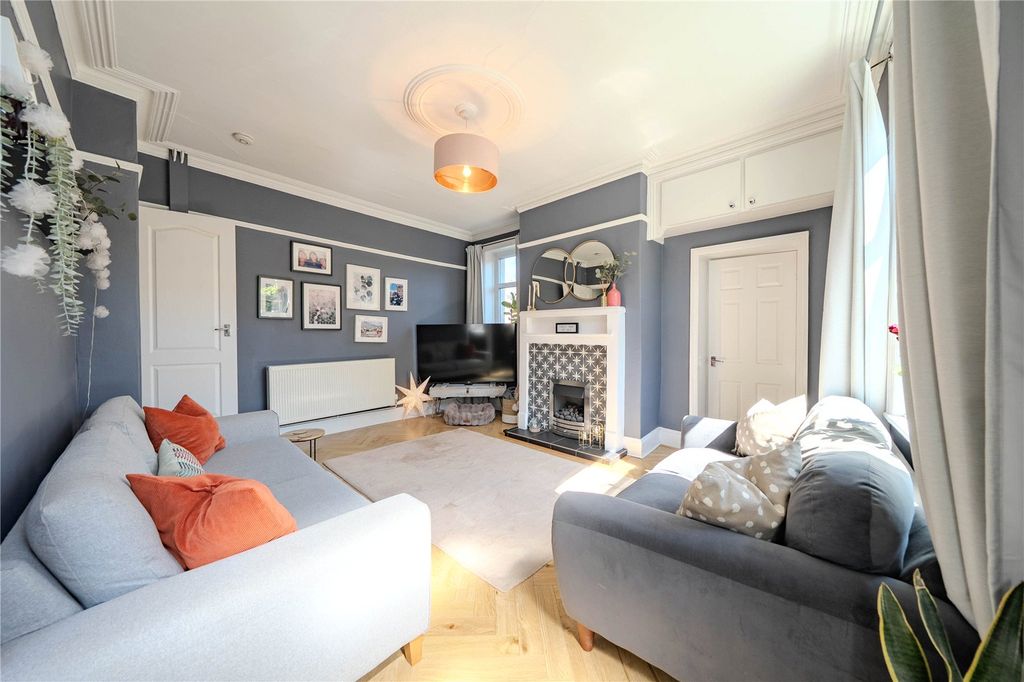 Property photo 2 of 17 Picture No. 20