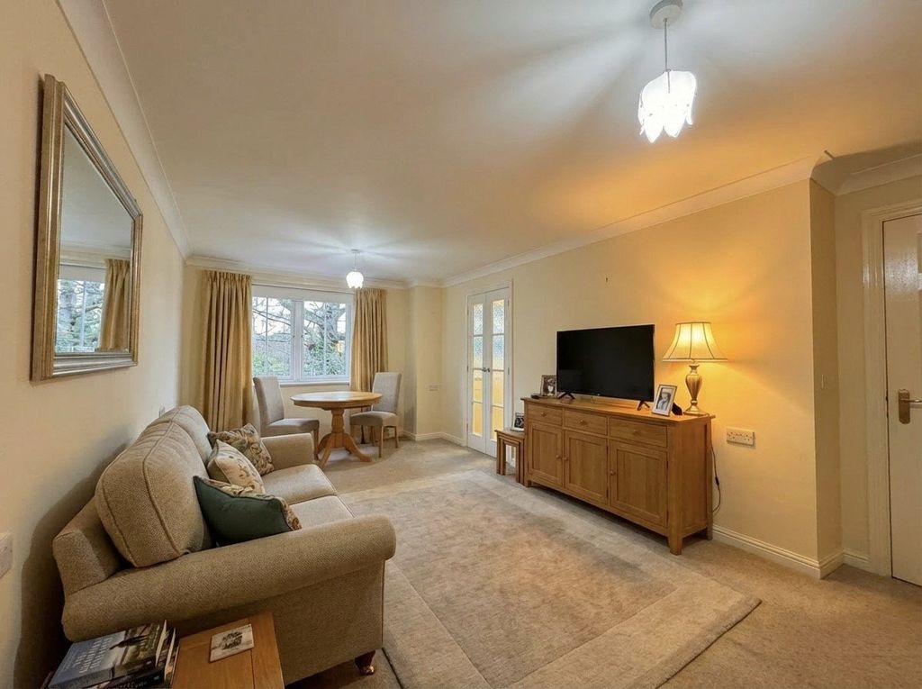 Property photo 2 of 10 Media