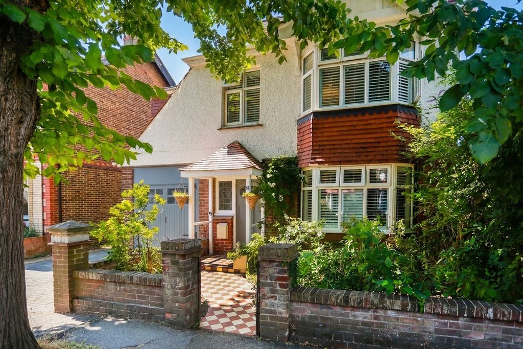 Property photo 1 of 39