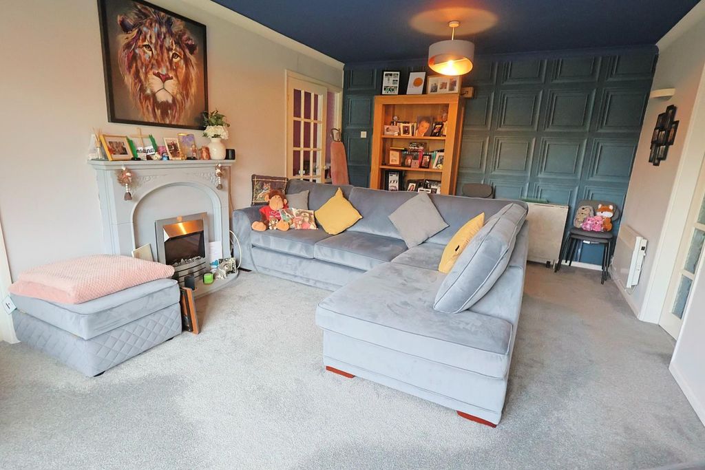 Property photo 3 of 10 Lounge / Diner