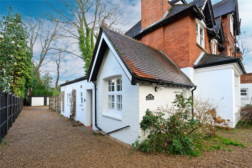 Property photo 1 of 13 Side Aspect