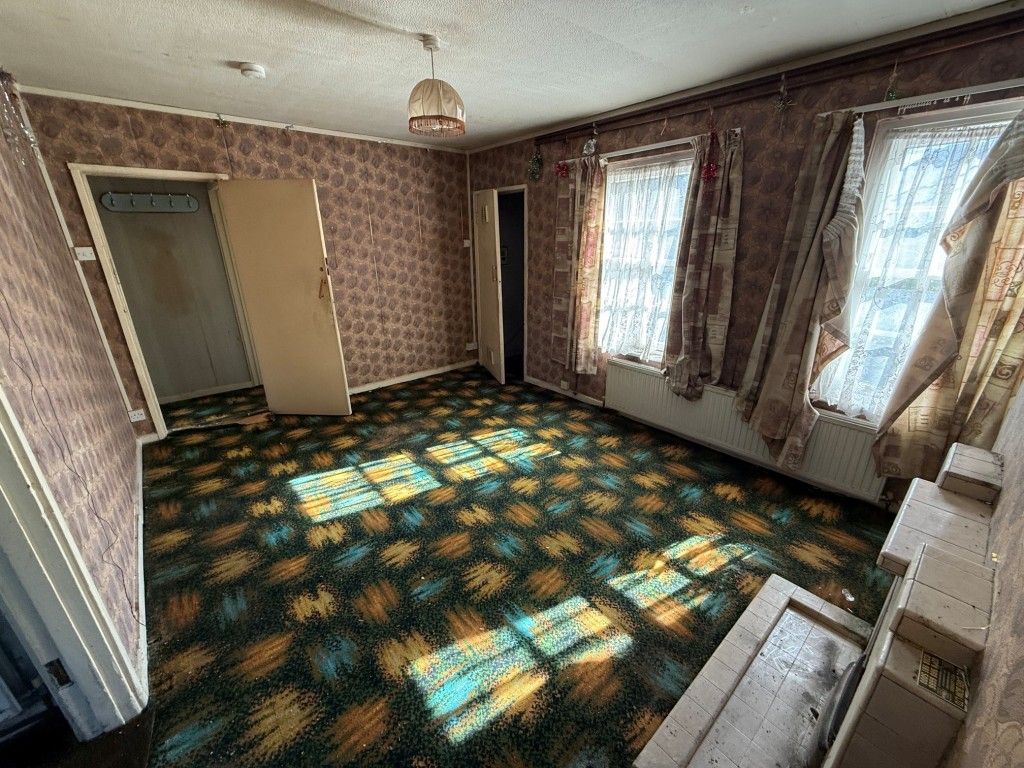 Property photo 3 of 12 Reception Room With View Of Doorway