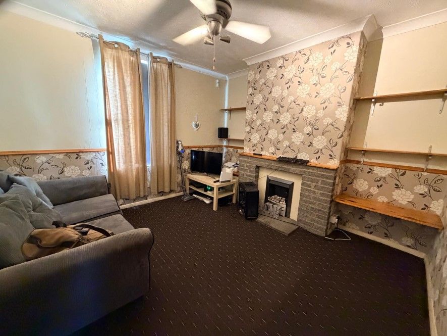 Property photo 2 of 7