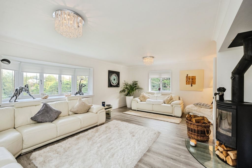 Property photo 2 of 17 Photo