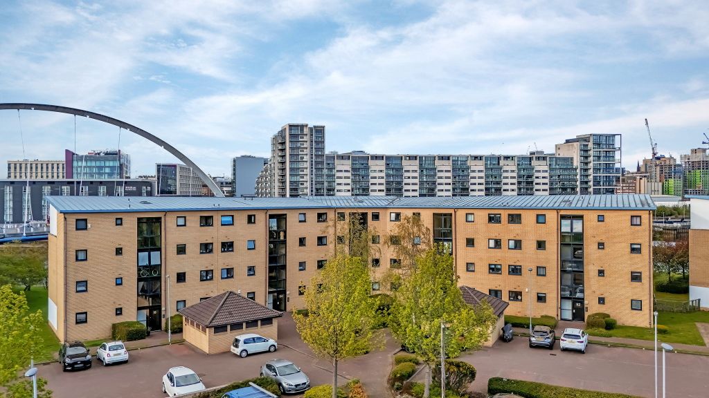 Property photo 1 of 18 60-Web-Or-Mls-90 Mavisbank Gardens Flat 2.1_31