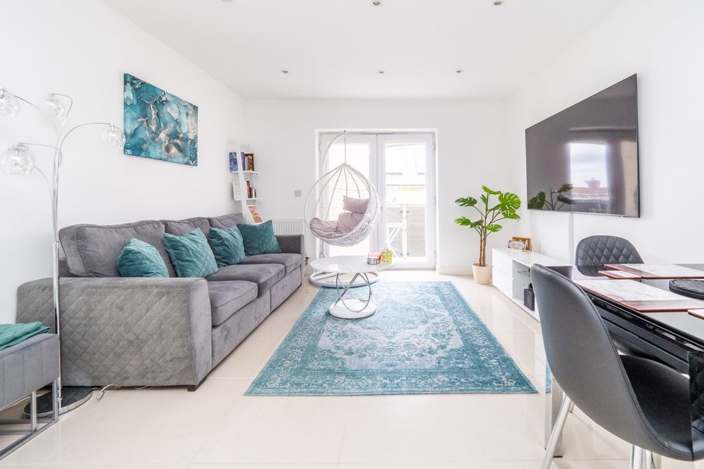 Property photo 2 of 19 Picture No. 26