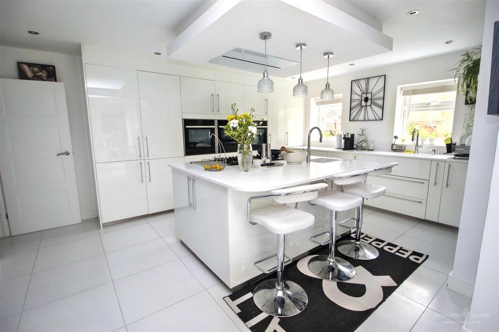 Property photo 2 of 36 Kitchen