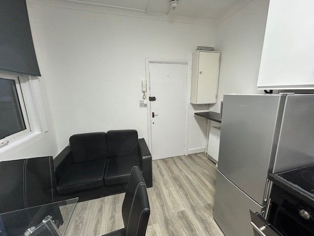 Property photo 2 of 7 Photo 9