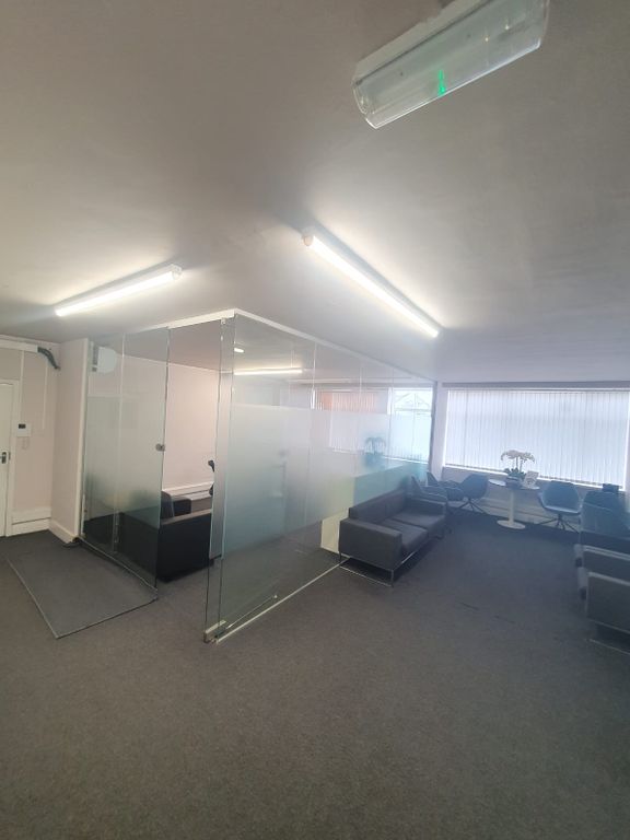Property photo 1 of 4 Service Office To Let Close To South Woodford Station- 950 Pcm Inclusive