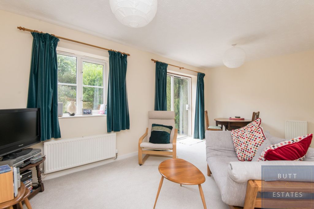 Property photo 2 of 11