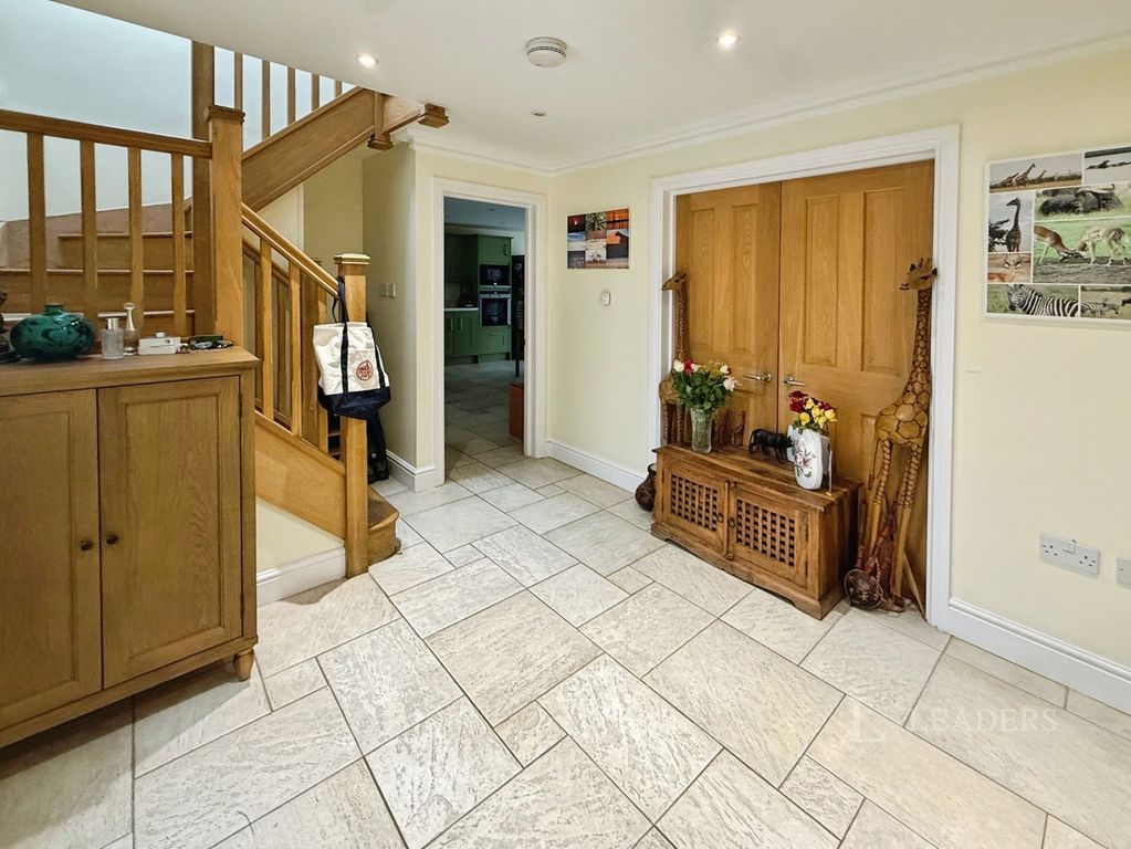 Property photo 2 of 19 Pbox-Img.Jpg