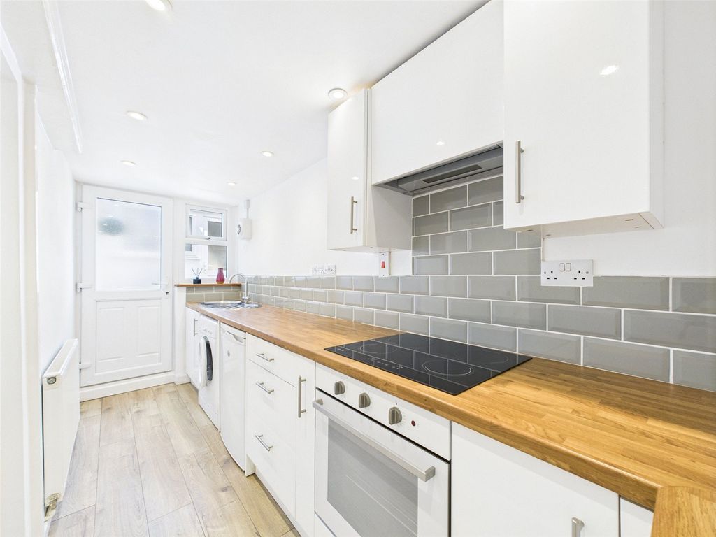 Property photo 2 of 11 Picture No. 04
