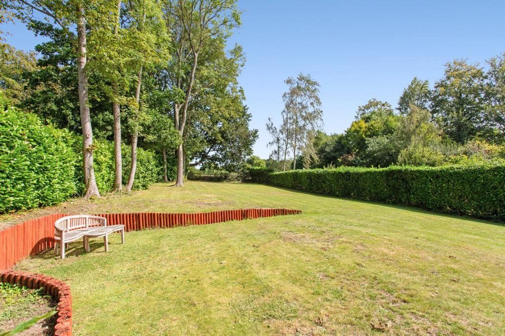 Property photo 3 of 37 Gardens
