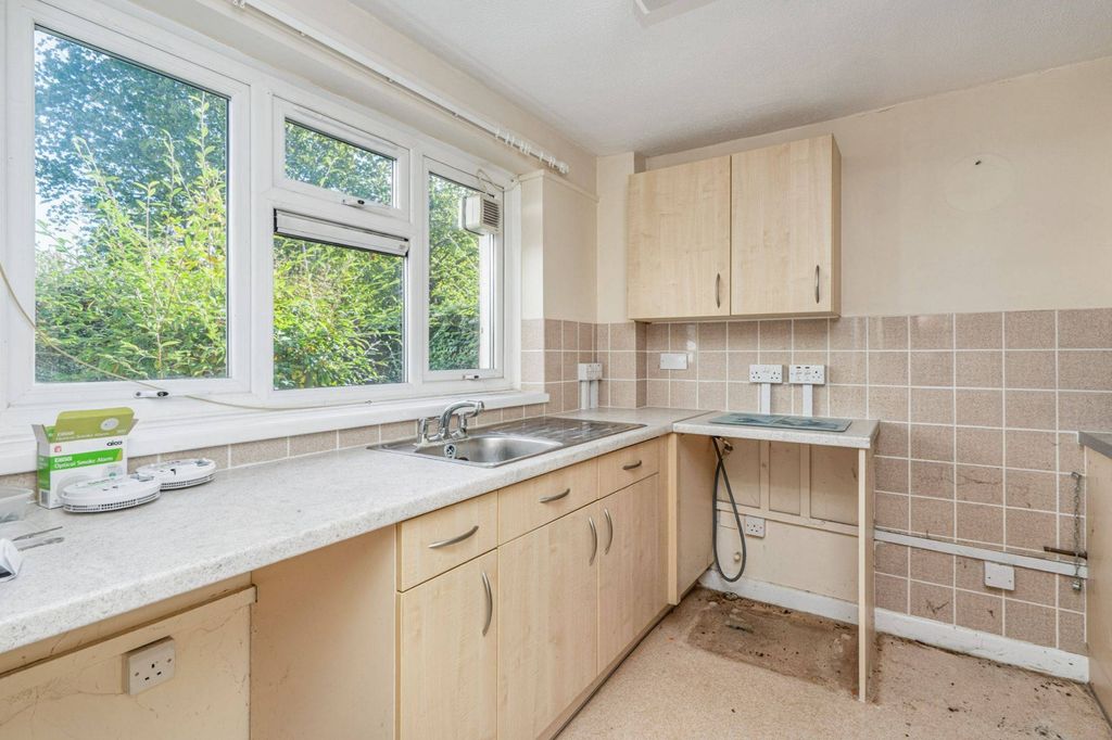 Property photo 3 of 18 101 Aysgarth, Bracknell, Berkshire, Rg12 8Sf