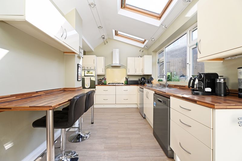 Property photo 3 of 37 Kitchen