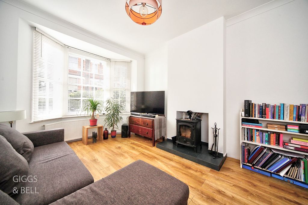 Property photo 3 of 30 4488073