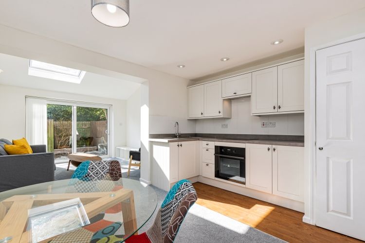 Property photo 1 of 9 305807