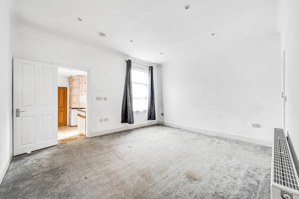 Property photo 3 of 11 Photo 3