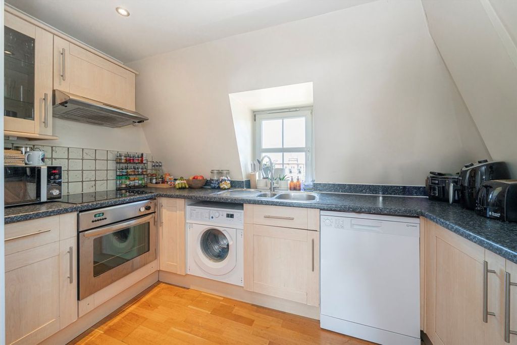 Property photo 3 of 4
