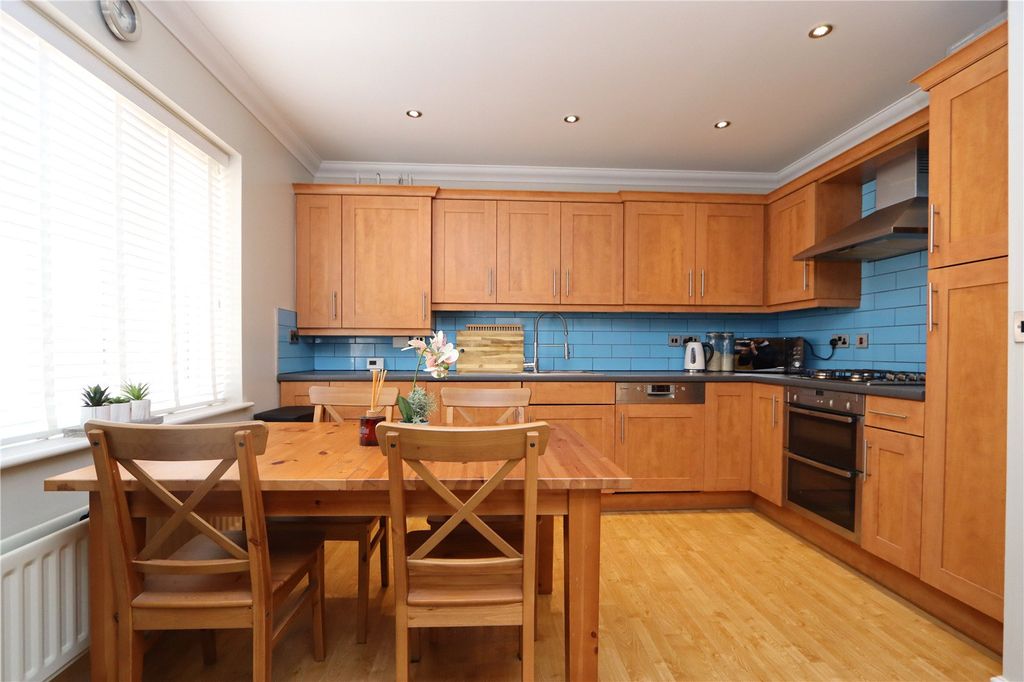 Property photo 3 of 16 Picture No. 14