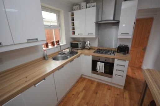 Property photo 3 of 7 Kitchen